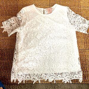 Philosophy White Lace Short Sleeve Top